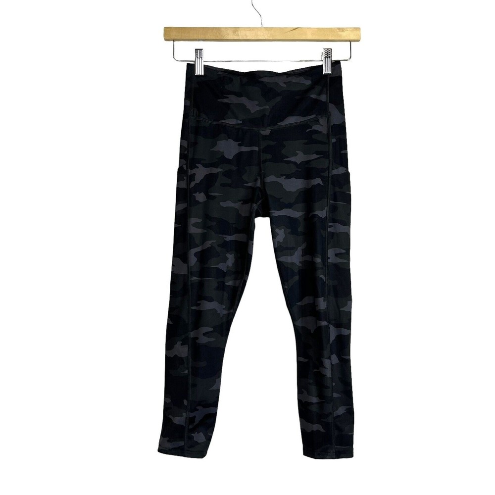 Athleta Ultimate Stash Pocket Camo 7/8 Tight Size XS Black Camo  #531773